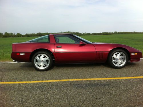 1989 corvette coupe -  only  3,429 mi !!!