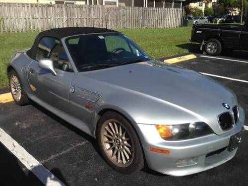 1998 bmw z3 roadster convertible 2-door 2.8l excellent condition!! must see!!
