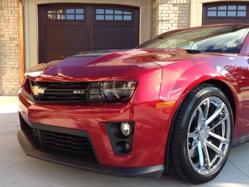 2013 camaro zl1 convertable 3300 miles loaded with all factory options 6 speed