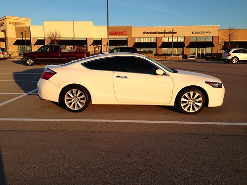 Sell Used 09 Honda Accord Ex L Coupe 2 Door 3 5l V6 White With Tan Leather In Nashville Tennessee United States For Us 18 000 00