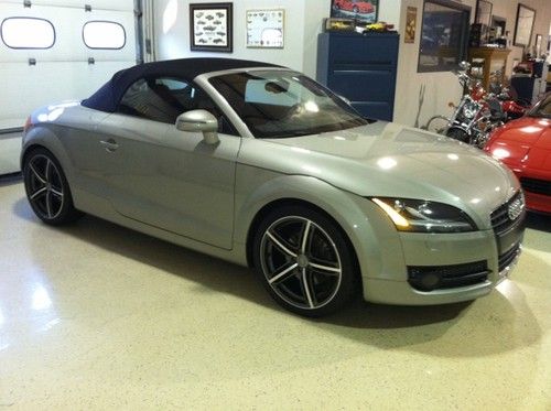 Roadster 2.0l tfsi turbocharged, s-tronic, bluetooth, leather, xenon lights