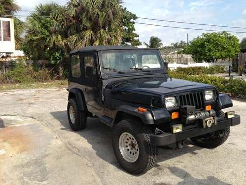 1995 jeep wrangler rio grande sport utility 2-door 2.5l