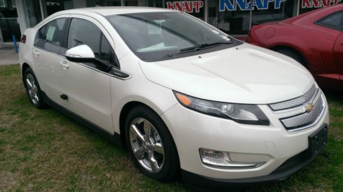 2013 chevrolet volt limited time offer: complimentary recharge for no charge