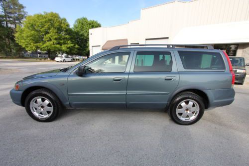 Cross country - awd - florida wagon - clean carfax - leather - third row!