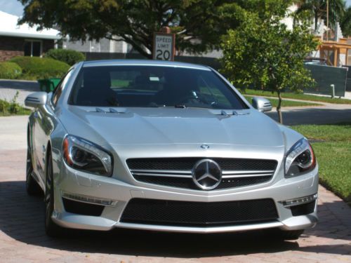 2013 &#039;13 mercedes benz sl63 amg - 1200 miles !  1 owner - showroom condition