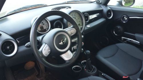 Mini Cooper 2010  warranty mint condition red with white top, US $15,200.00, image 2