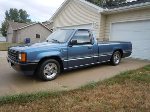 1989 dodge ram50 / d50 rwd reg cab mini truck - w/new engine in crate - lowrider