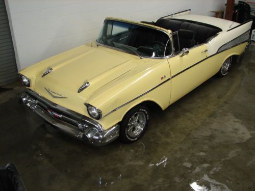 Awesome custom 1957 chevy belair convertible, 350-v8, looks/runs nice, project