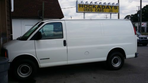 2001 gmc savana 3500 base standard cargo van 3-door 5.7l