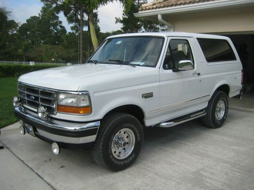 1995 white ford bronco