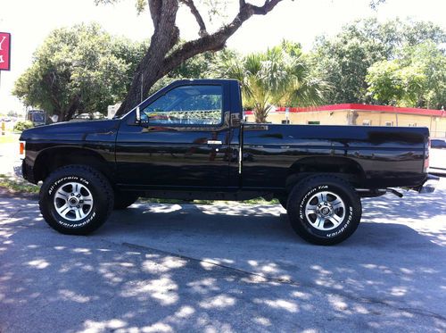 1997 4X4 body hard nissan pickup truck xe #7