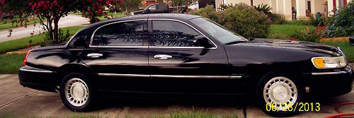 2002 lincoln town car limousine executive series 4-door