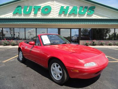 Manual 1.6l mx-5 convertible nice inside and out clean carfax fun to drive!