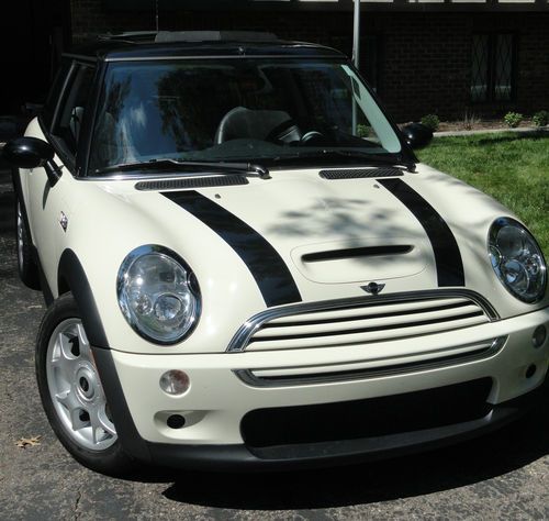 2004 mini cooper s- super clean- low, low miles- ralley stripes 6 speed