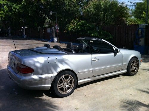 Mercedes clk 55 amg convertible 8-cylinder silver/black with premium features