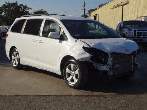 2012 toyota sienna le damaged salvage runs! low miles rear view camera loaded!!
