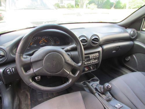 Purchase Used Still Young 2005 Pontiac Sunfire Black Grey 2