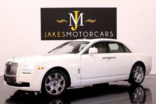 2010 rolls royce ghost, white/tan, rear theatre pkg, highly optioned, pristine!!