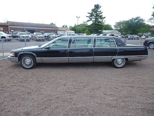 95 cadillac fleetwood 6 door limousine original 28,200 miles