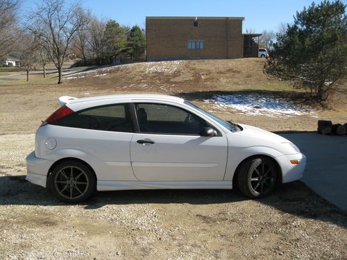 2002 ford focus zx3 hatchback 3-door 2.0l supercharged! many extras! no reserve