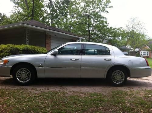 1999 lincoln town car signature series 137000 miles