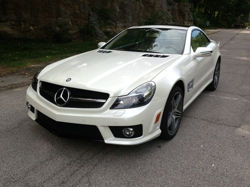 Sl63 amg only 7k miles showroom condition in and out free shipping to your door!