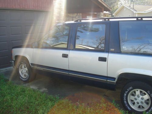 1994 chevrolet suburban 1500 - dependable fixer upper / flip vehicle