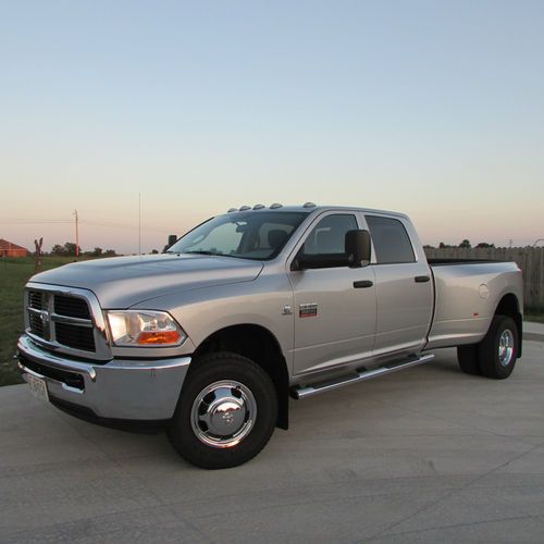 2012 ram 3500 st crew cab 4x4 excellent condition inside/out no def must see!!
