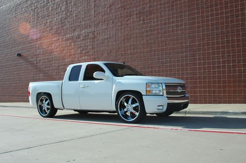 2007 chevrolet silverado 1500 custom lowered  5.3l