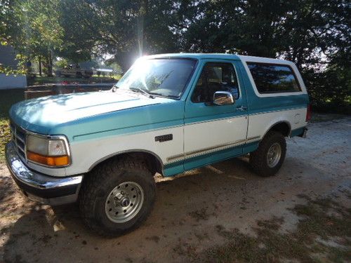 95 ford bronco 4x4 xlt low miles
