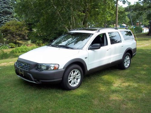2004 volvo xc70 cross country,awd,fully loaded,low miles, service records