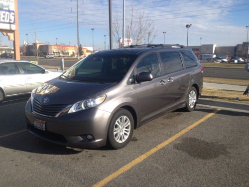 2011 toyota sienna xle mini passenger van 5-door 3.5l