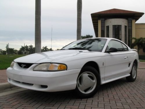 1996 ford mustang white gray 5 speed extremely clean female driven fl car
