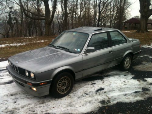 1989 bmw e30 325is 2 door coupe with automatic, runs great, could use body work