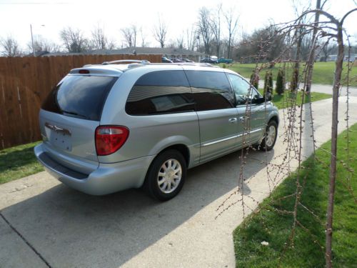 2001 chrysler town and country limited loaded van excellent family vehicle