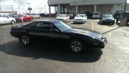 1989 pontiac firebird base coupe 2-door 2.8l