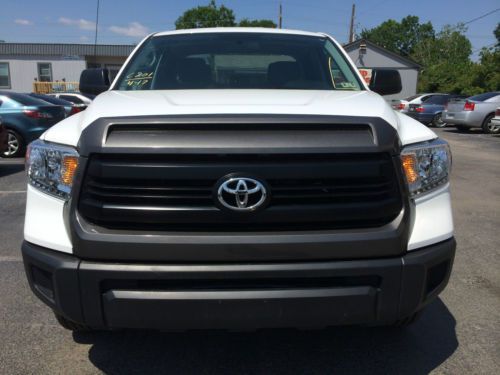 Crew cab toyota tundra , we finance , everyone are approved