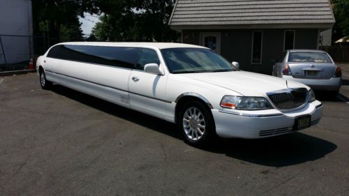 2007 lincoln town car 180 inch stretch limousine - 14 passenger