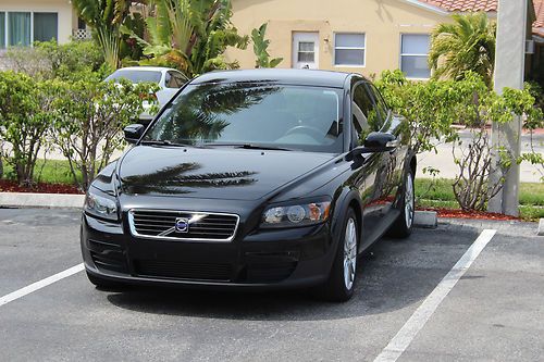 4 sale by owner c30 t5 black auto 5-spd w/geartronic turbocharged 2.5l i5 20v