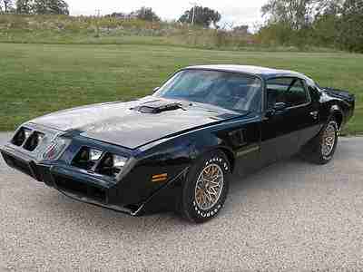 1979 Trans Am Black w/gold decal automatic V8 6.6 liter Back buckets w/center, image 2