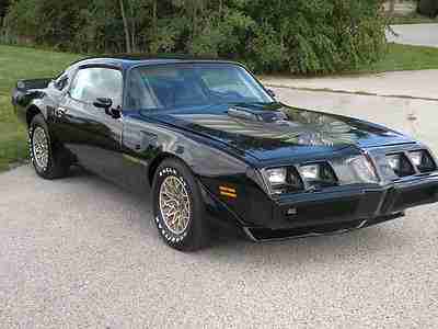 1979 Trans Am Black w/gold decal automatic V8 6.6 liter Back buckets w/center, image 3