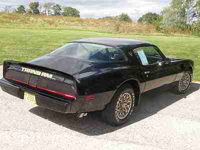 1979 Trans Am Black w/gold decal automatic V8 6.6 liter Back buckets w/center, image 11