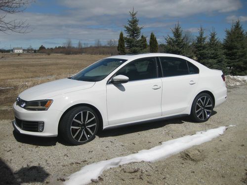 2013 volkswagen jetta gli, 15 miles!!  flood damage