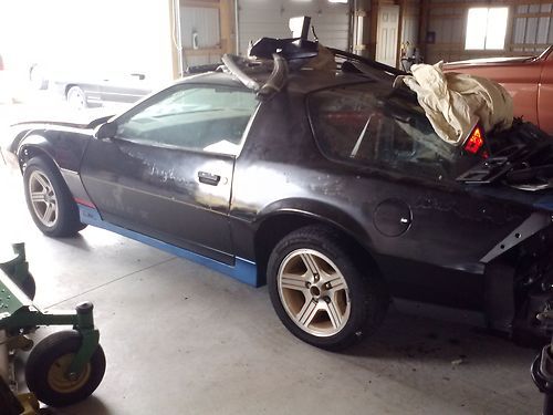 85 camaro iroc z28 with 87 iroc tuneport rustfree 84 86 87 88 89 90 91 92