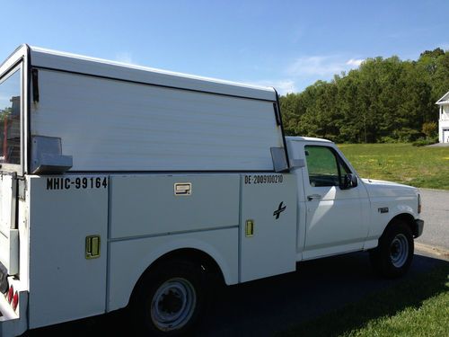 1992 ford f-250 custom standard cab pickup 2-door 4.9l utility cab white