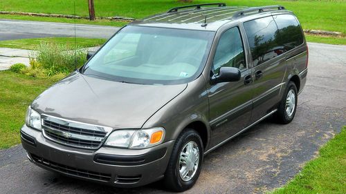 2004 chevy venture ls minivan (3rd row seats, good mpg)