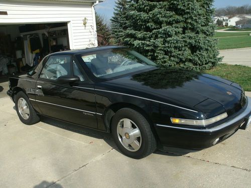 Buick reatta coupe black, rust free fla. car. low mileage.