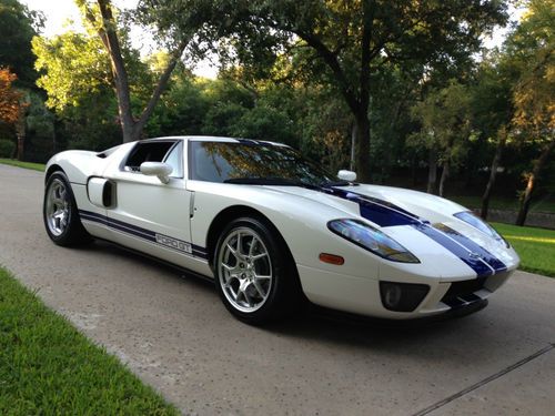 2005 ford gt 2dr coupe