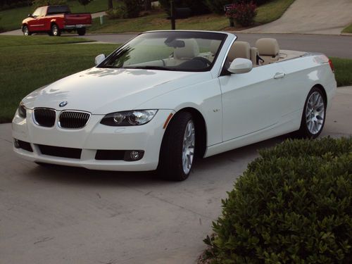 Bmw 328i convertable. 2010. loaded. warranty.  immaculate