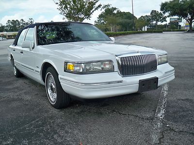 1995 lincoln town car executive,only 63k miles,clean auto check,$99 no reserve